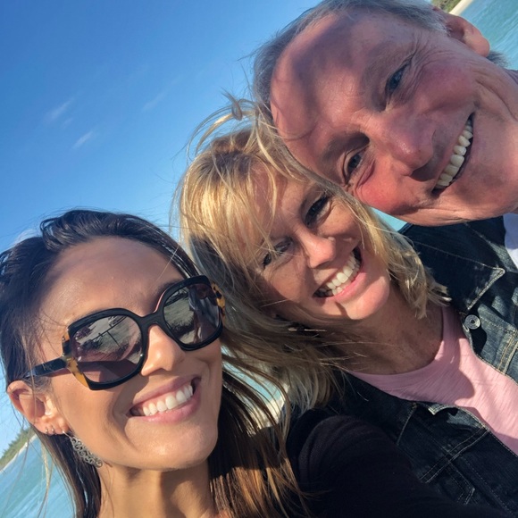 Meet your Posher, Nicole - Picture 1 of 1